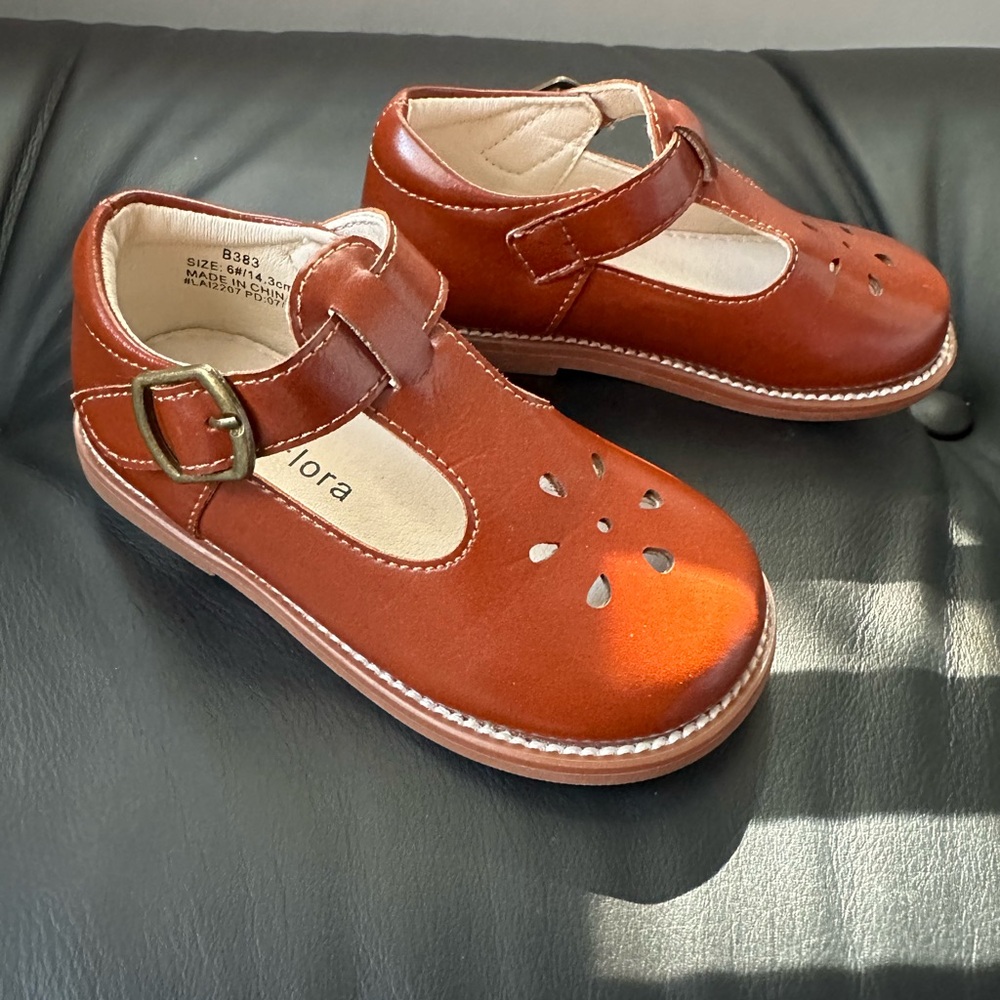Felix & Flora Brown Mary Jane Shoes – Size 6